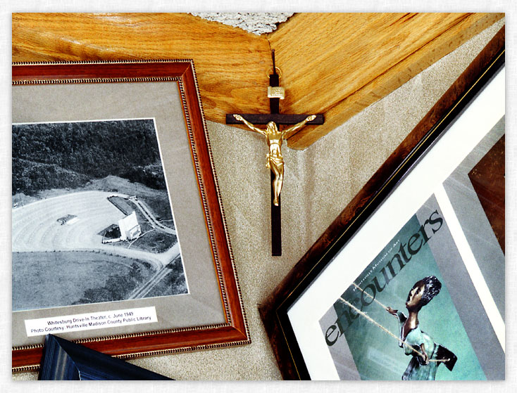 Crucifix in APPLEBEE'S Restaurant in Huntsville, AL.