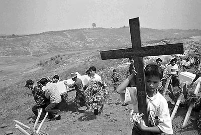 Funeral for father by John Stanmeyer.