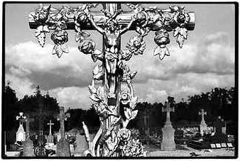 Britanny cemetery photo by Stephane Burlot.