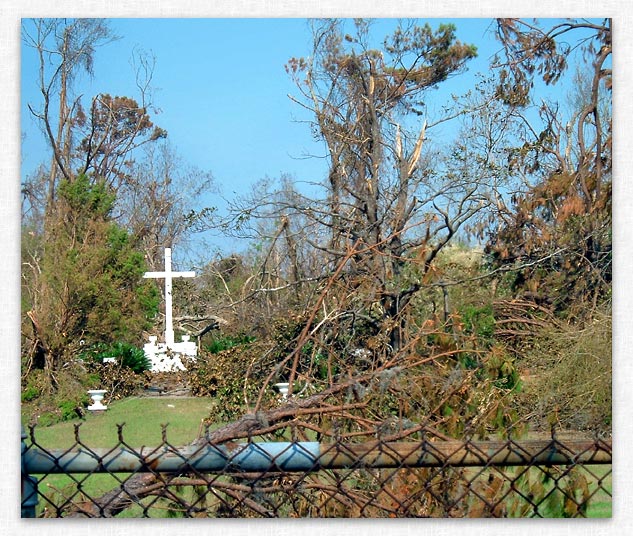 Cross in Gulf Port, MS - photo by Joe Duncan.