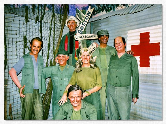 M*A*S*H cast.