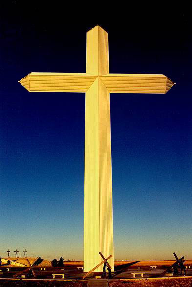 Cross Monument in Groom, Texas - photo by Mike Gurnsey.