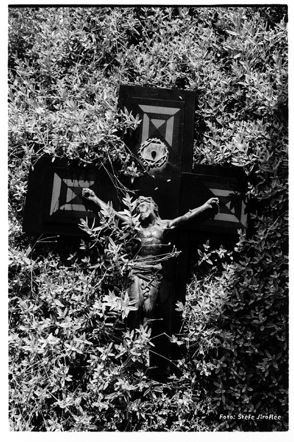 Crucifix photograph by artist Stefe Jiroflee - Belgium.